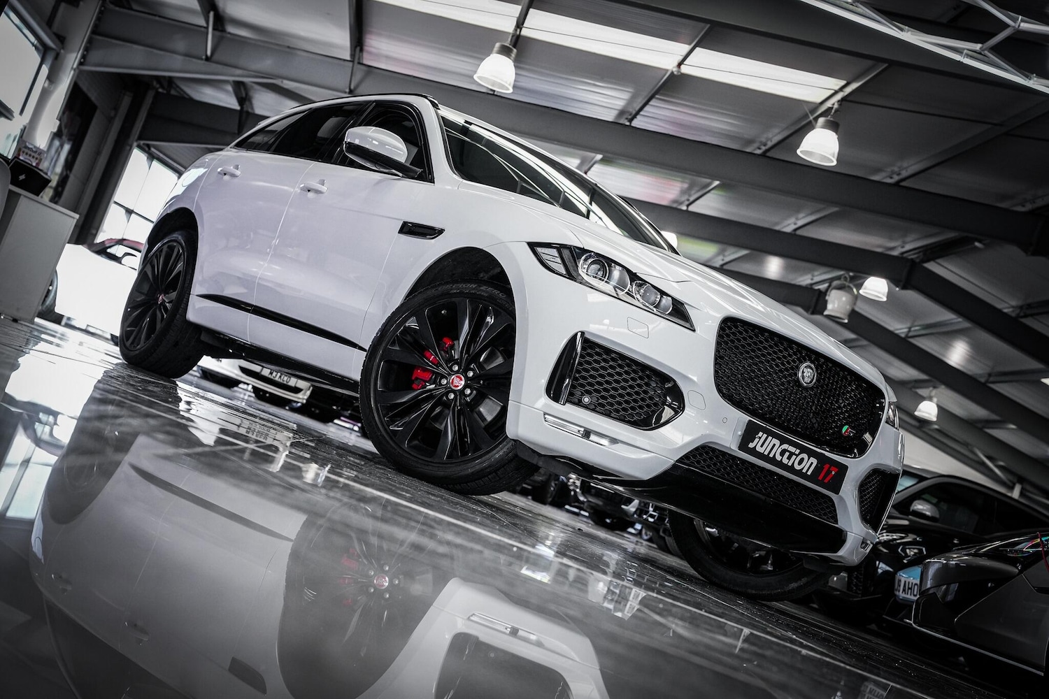 Used Jaguar F-Pace 2018 for sale - 77682989: Photo 9