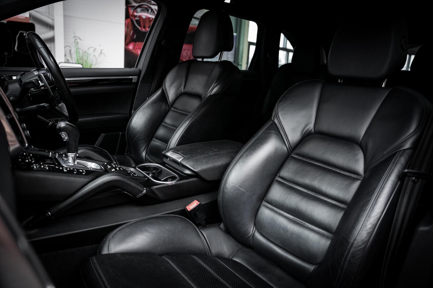 Used Porsche Cayenne 2015 for sale - 77524428: Photo 24