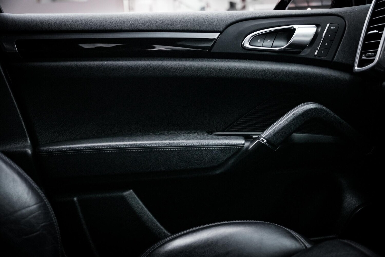 Used Porsche Cayenne 2015 for sale - 77524428: Photo 43