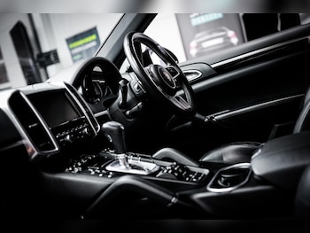 Used Porsche Cayenne 2015 for sale - 77524428: Photo