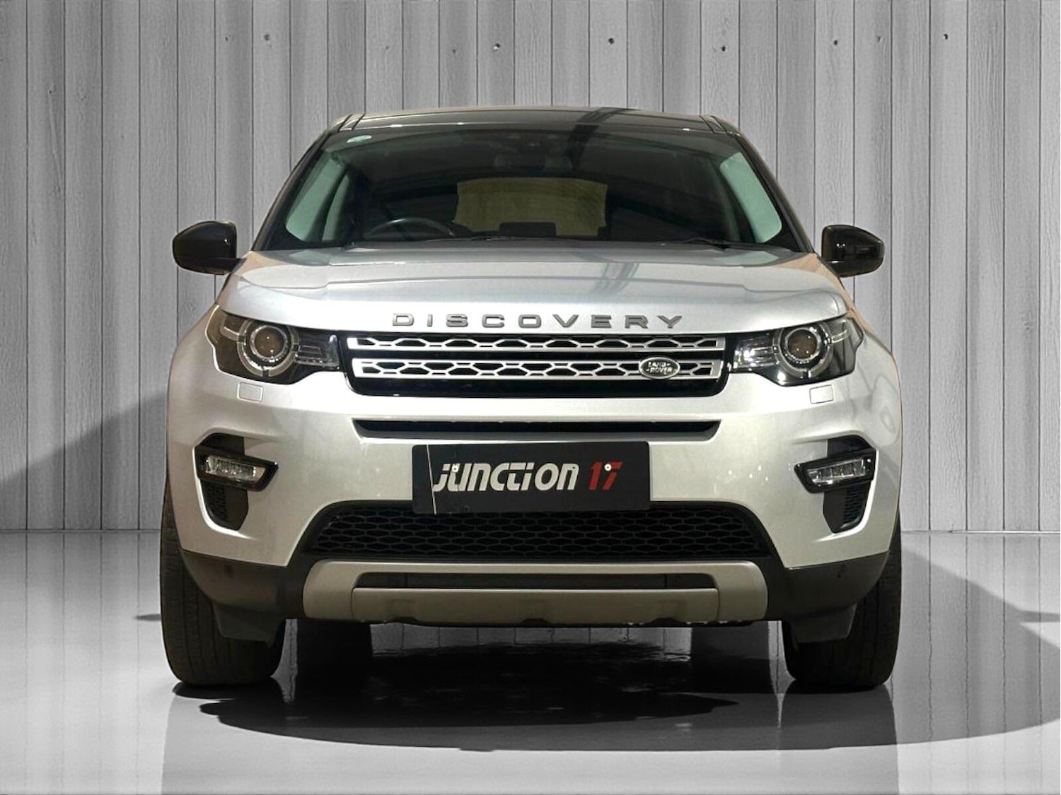 Used Land Rover Discovery Sport 2019 for sale - 76832499: Photo 2