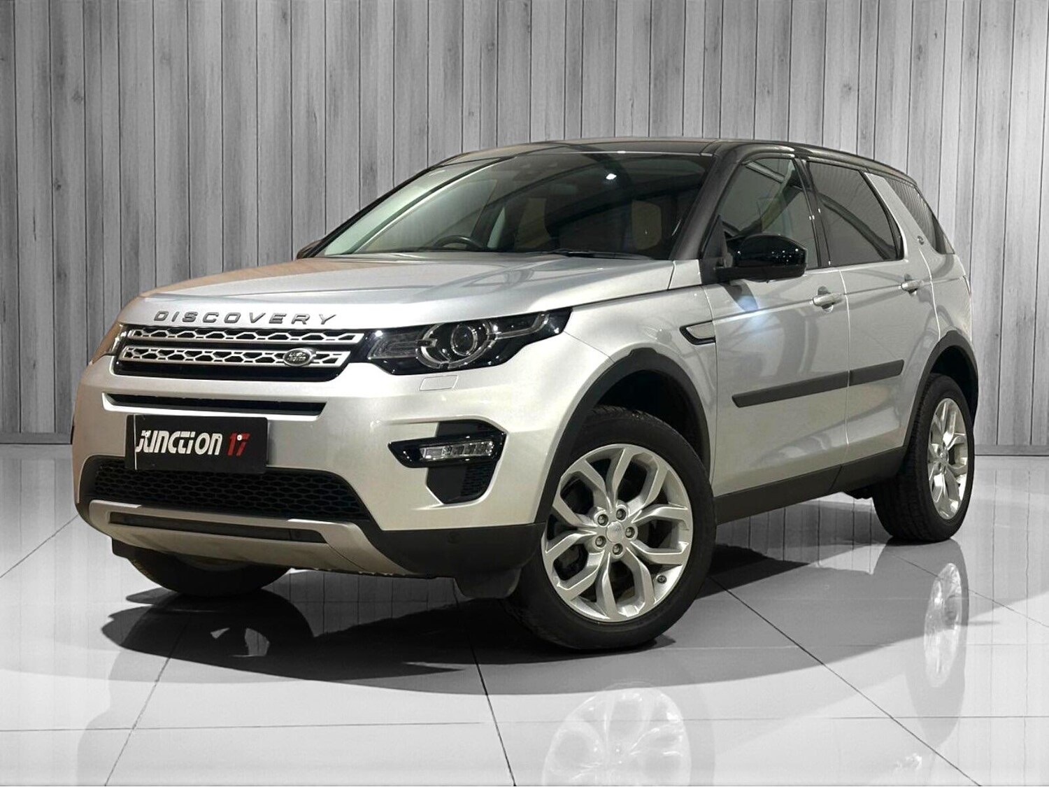 Used Land Rover Discovery Sport 2019 for sale - 76832499: Photo 3