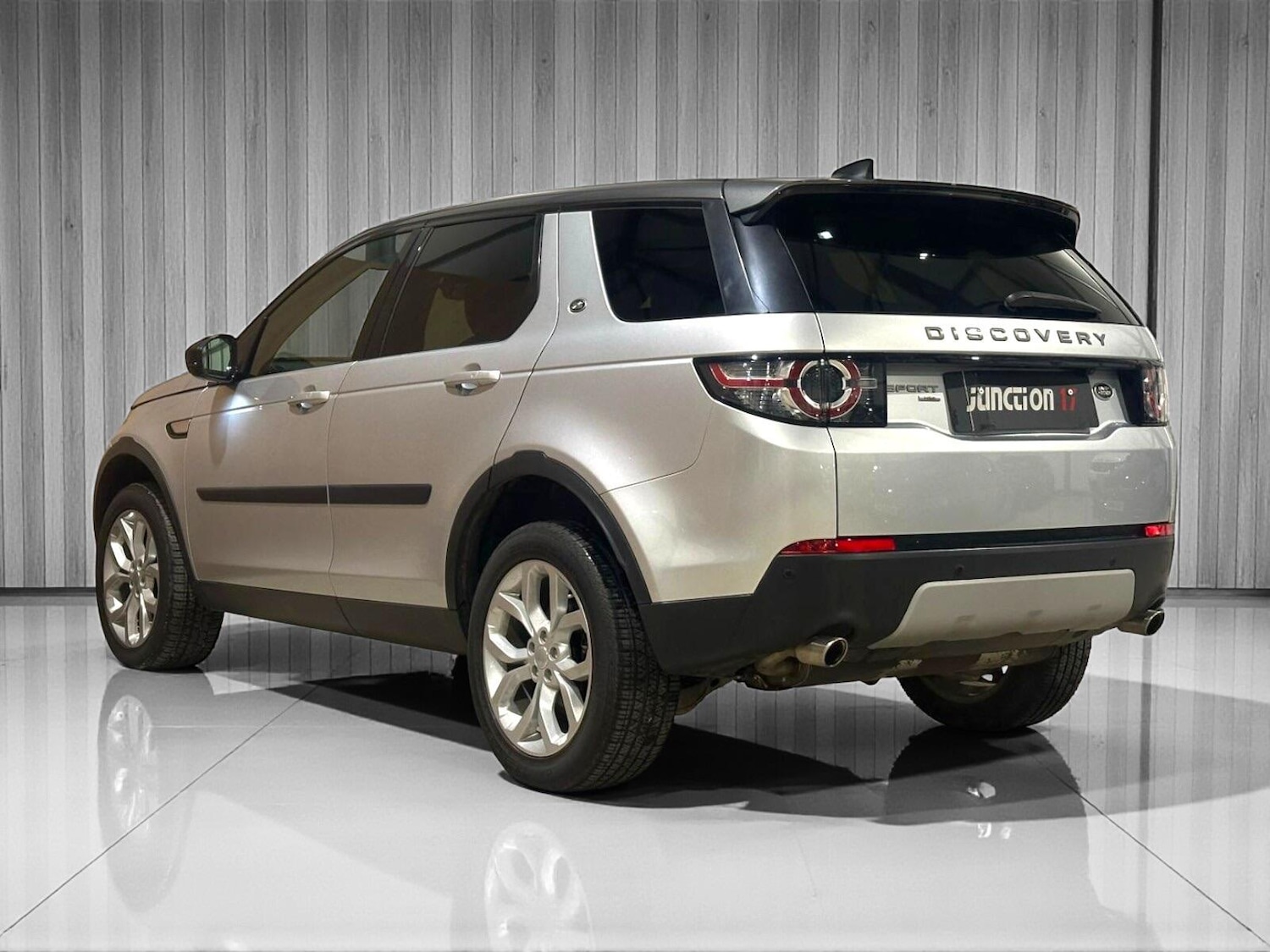 Used Land Rover Discovery Sport 2019 for sale - 76832499: Photo 4