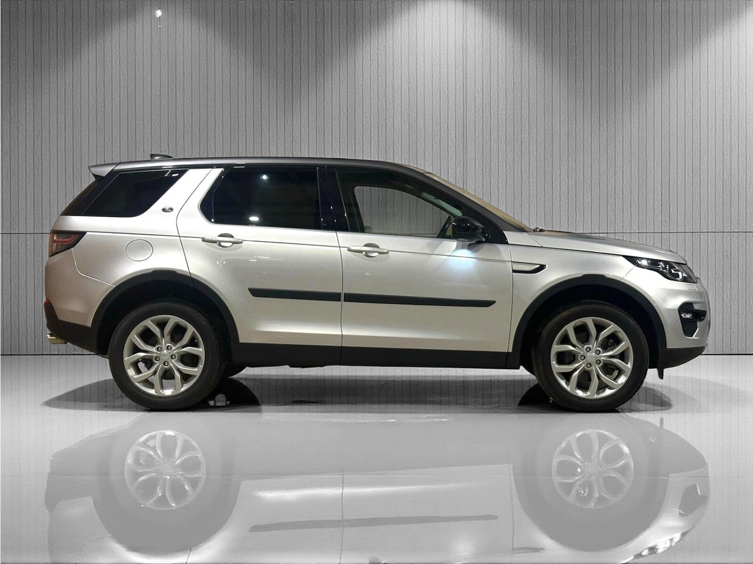 Used Land Rover Discovery Sport 2019 for sale - 76832499: Photo 7