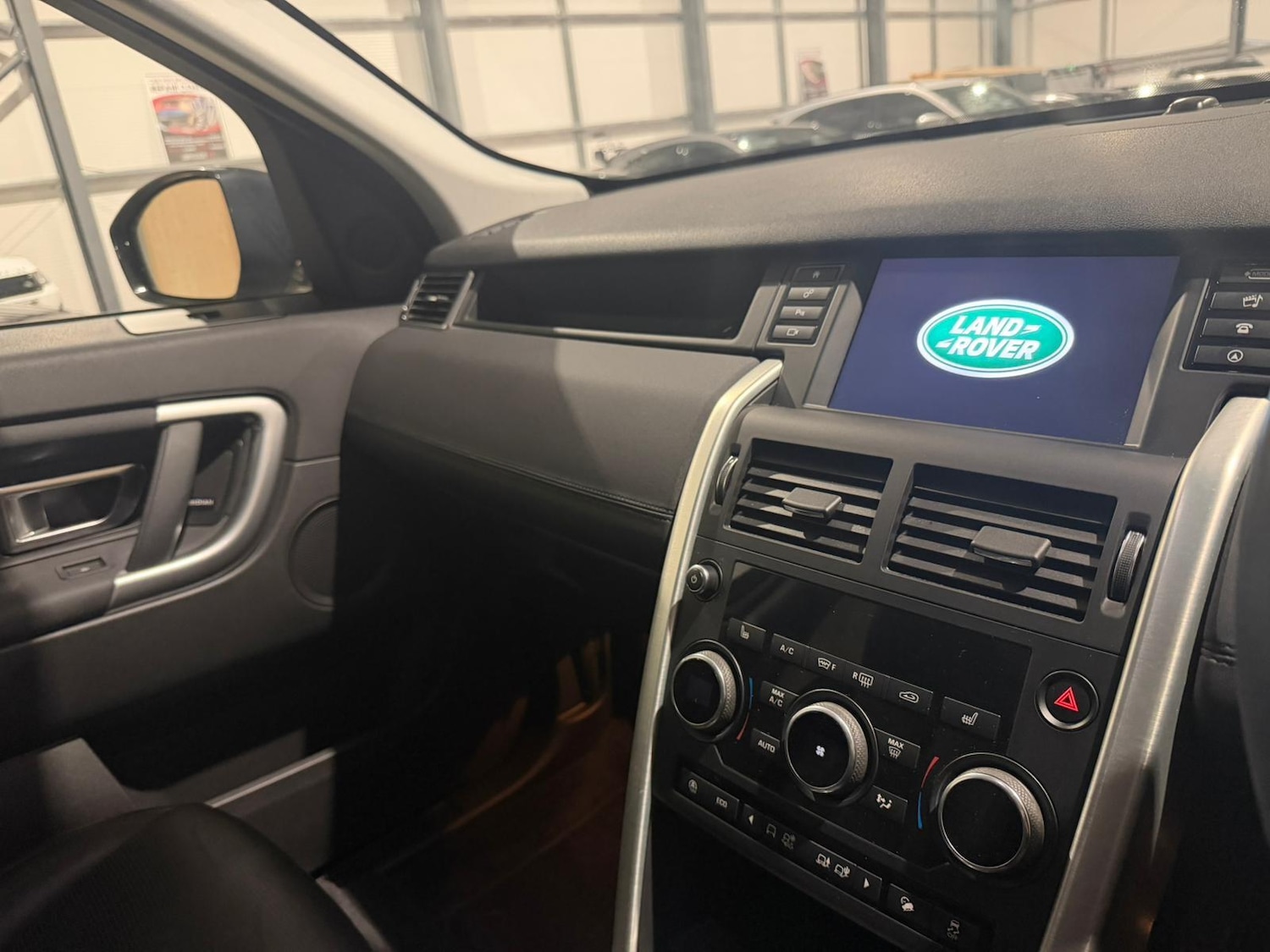 Used Land Rover Discovery Sport 2019 for sale - 76832499: Photo 9