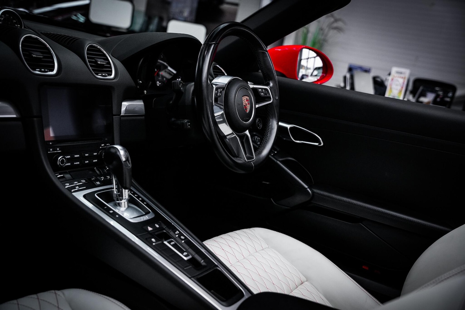 Used Porsche Boxster 2018 for sale - 76658113: Photo 3