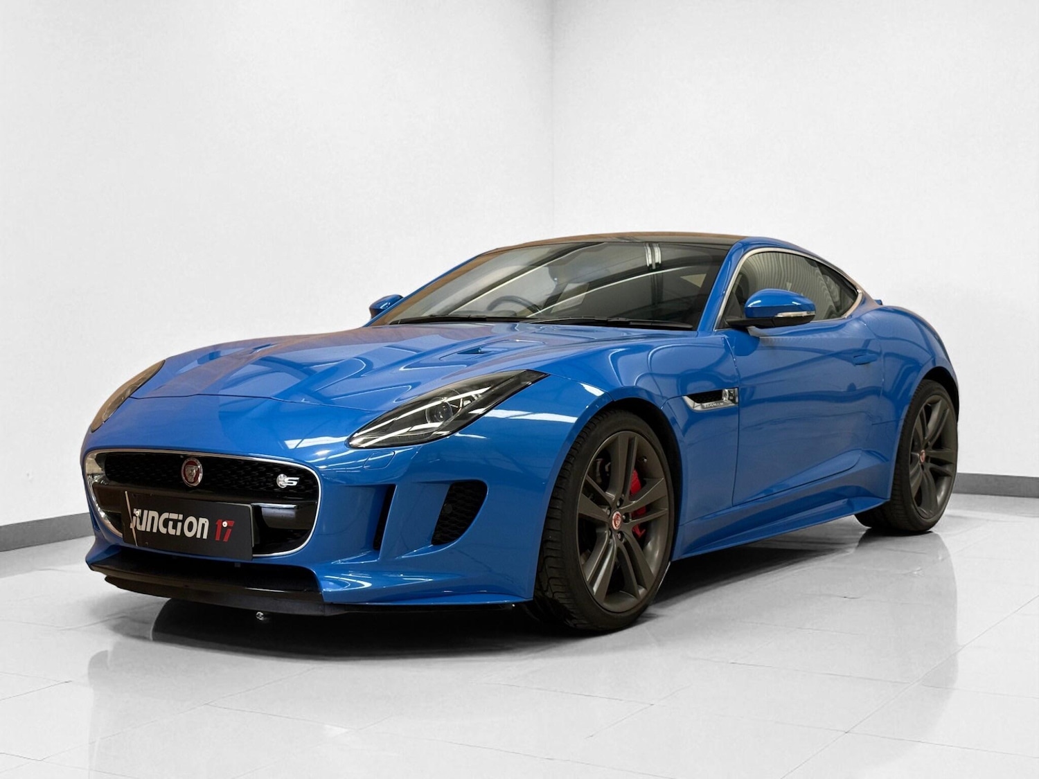 Used Jaguar F-Type for sale - 76659336: Photo 4