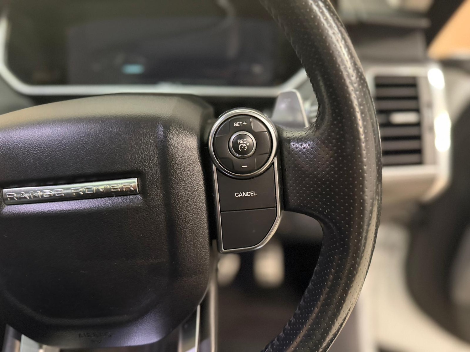 Used Land Rover Range Rover Sport 2017 for sale - 76658270: Photo 39