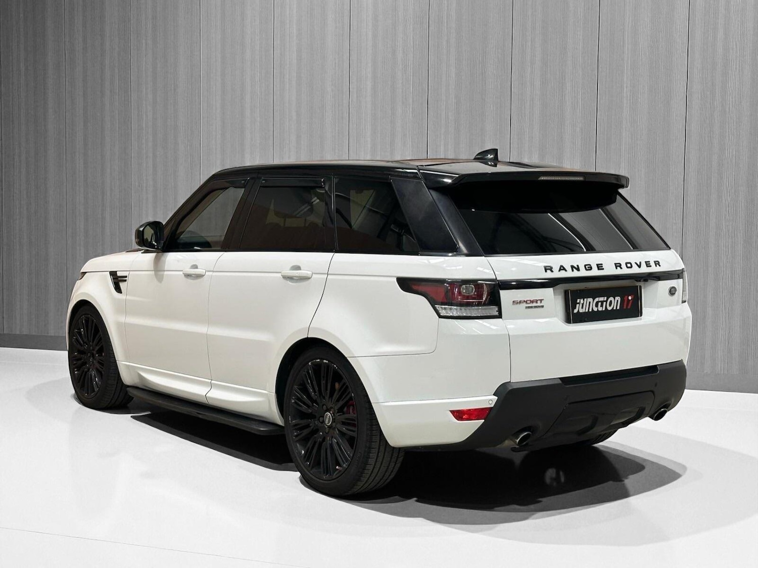 Used Land Rover Range Rover Sport 2017 for sale - 76658270: Photo 5