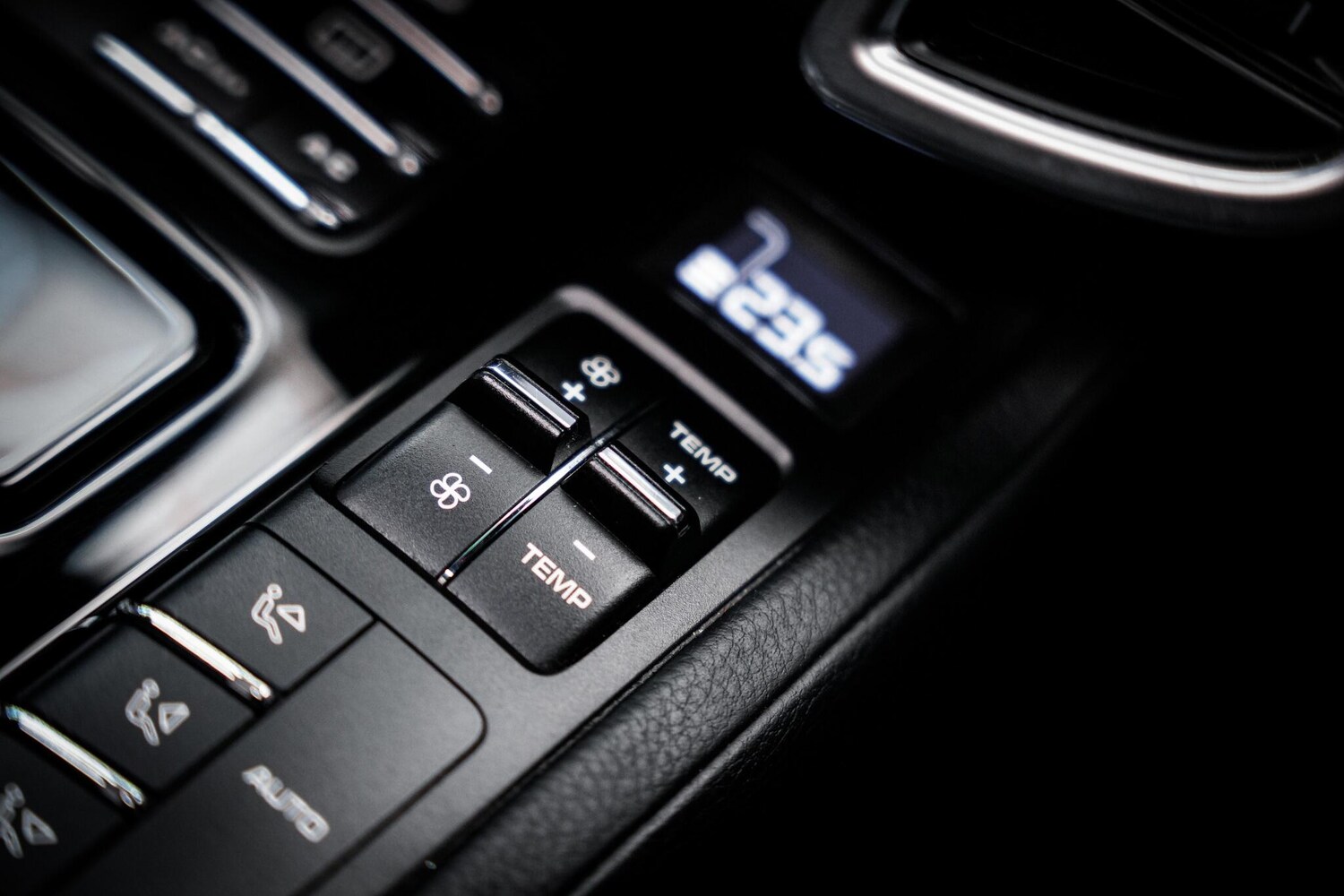 Used Porsche Cayenne 2016 for sale - 77853017: Photo 51