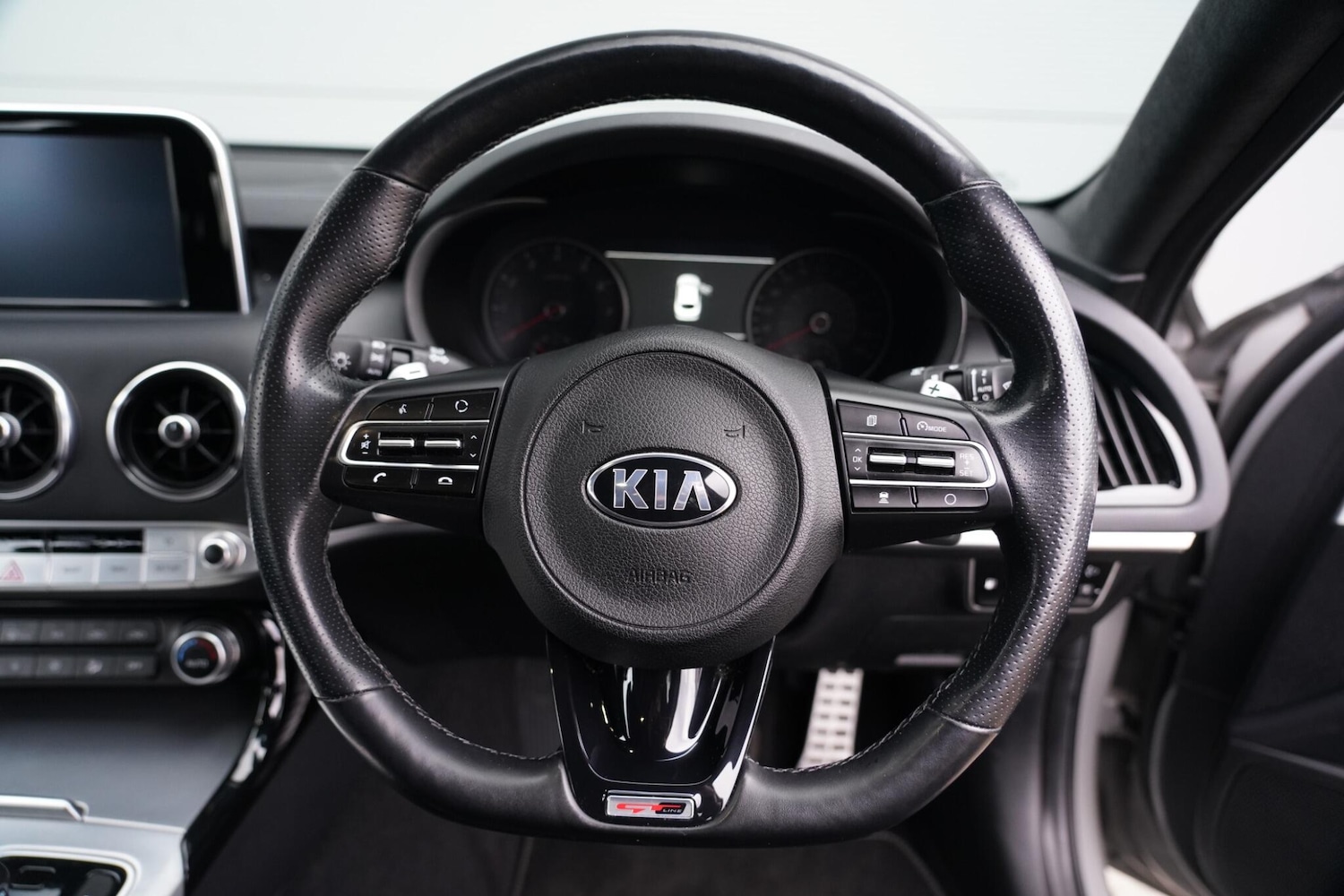 Used Kia Stinger 2018 for sale - 78184803: Photo 11