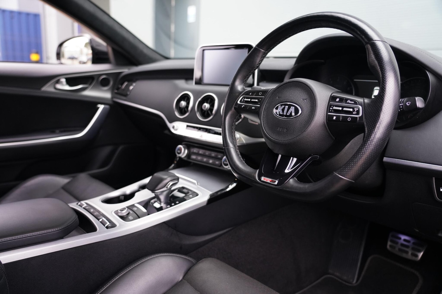 Used Kia Stinger 2018 for sale - 78184803: Photo 2