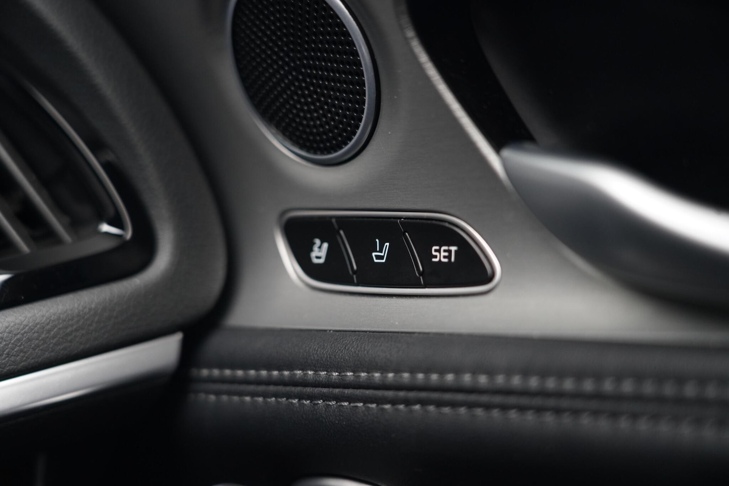 Used Kia Stinger 2018 for sale - 78184803: Photo 24