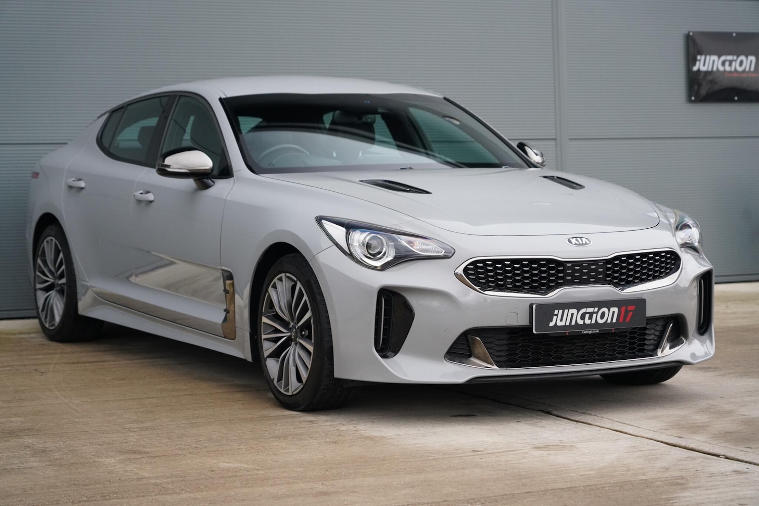 Used Kia Stinger 2018 for sale - 78184803: Photo 3