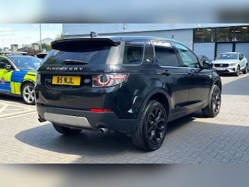 Used Land Rover Discovery Sport 2017 for sale - 79547834: Photo
