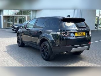 Used Land Rover Discovery Sport 2017 for sale - 79547834: Photo
