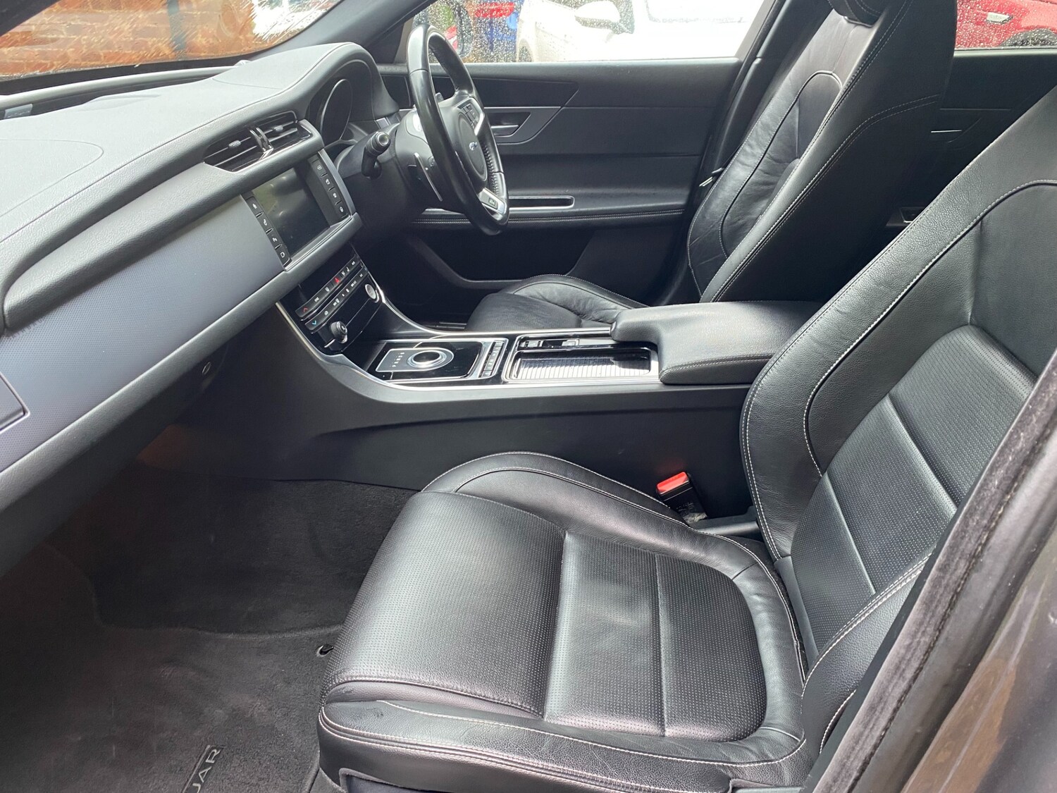 Used Jaguar XF 2018 for sale - 77210329: Photo 7