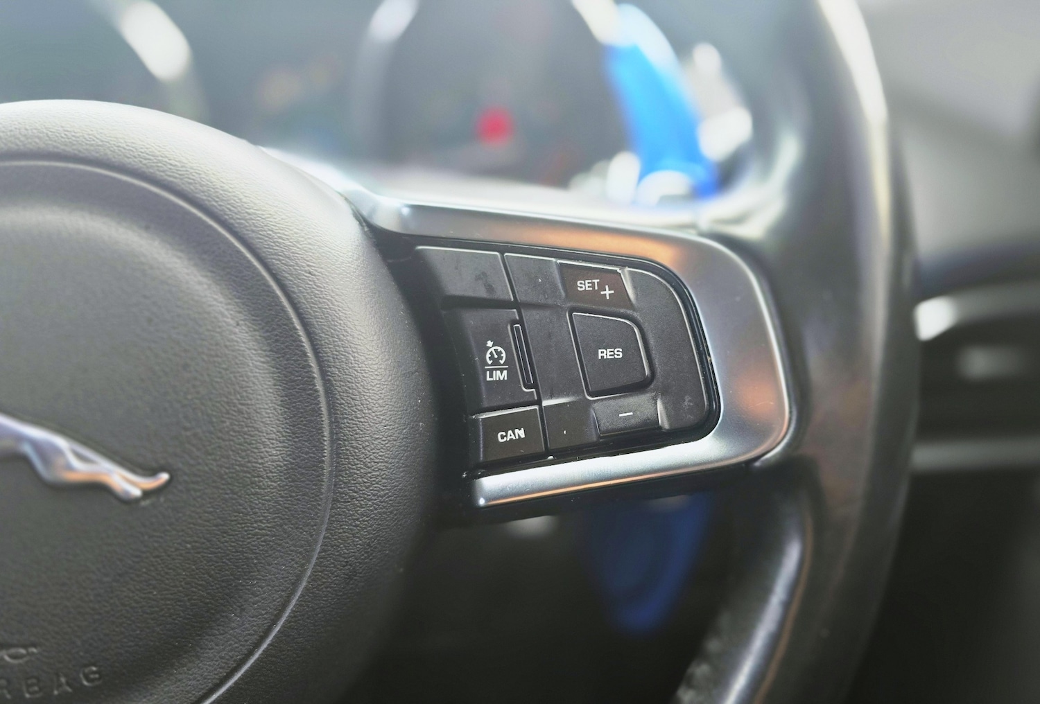 Used Jaguar XE 2017 for sale - 77329578: Photo 22