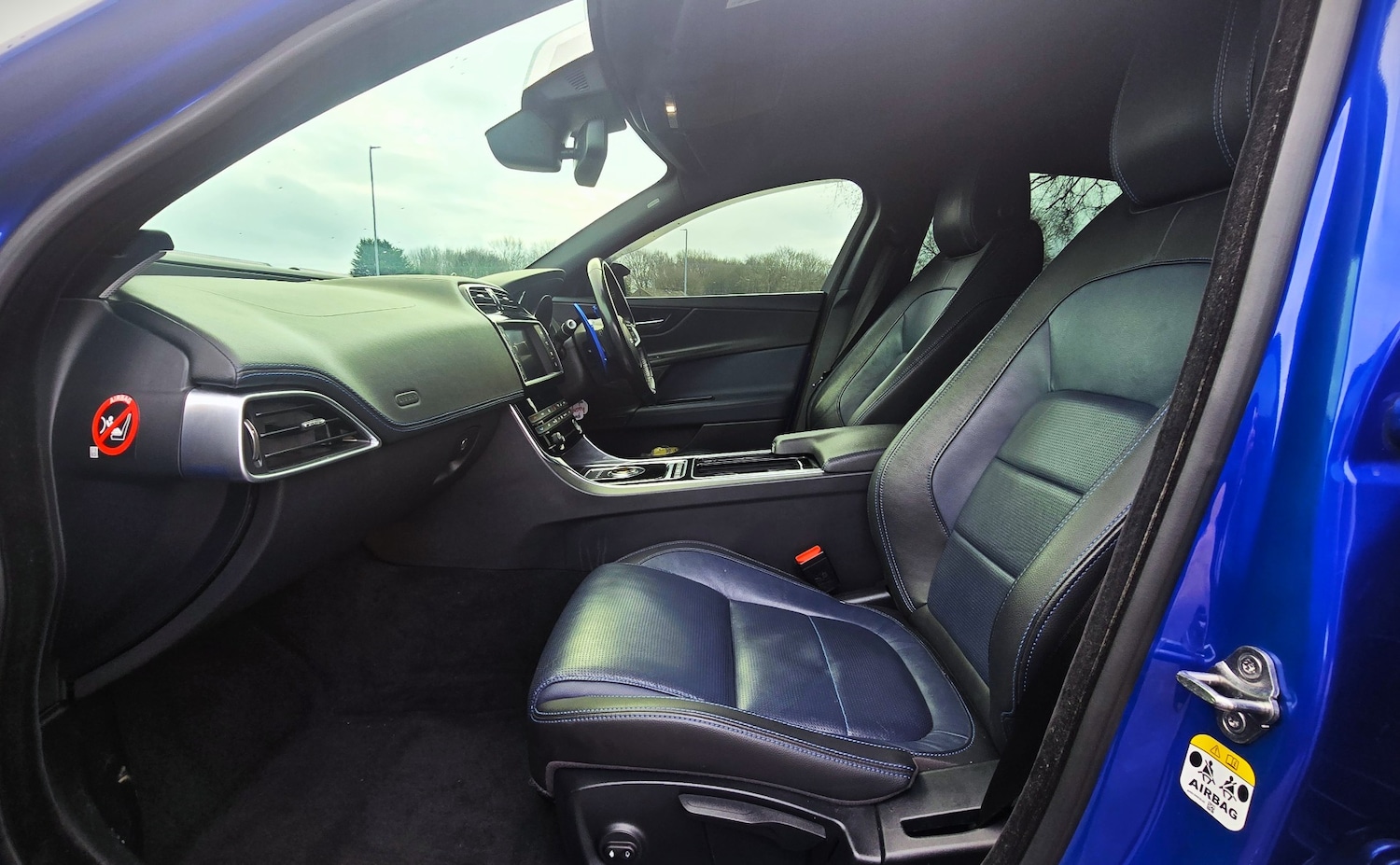 Used Jaguar XE 2017 for sale - 77329578: Photo 9