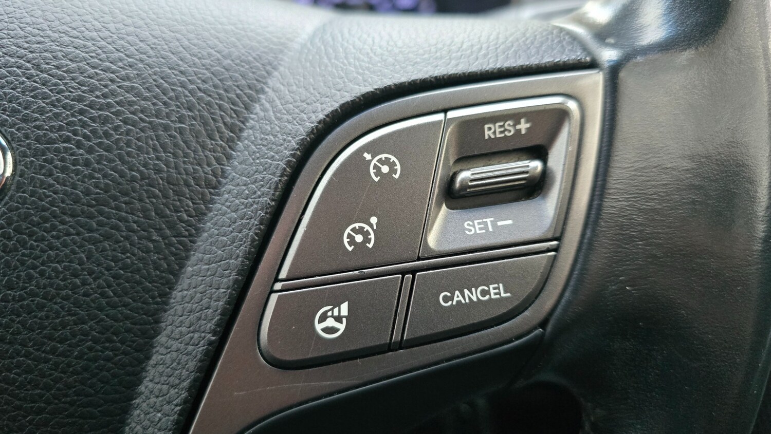 Used Hyundai Santa Fe 2014 for sale - 76335272: Photo 27