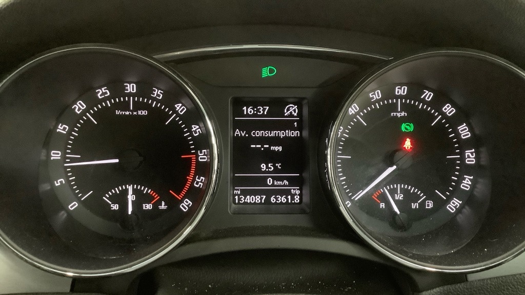 Used Skoda Superb 2014 for sale - 78146115: Photo 10