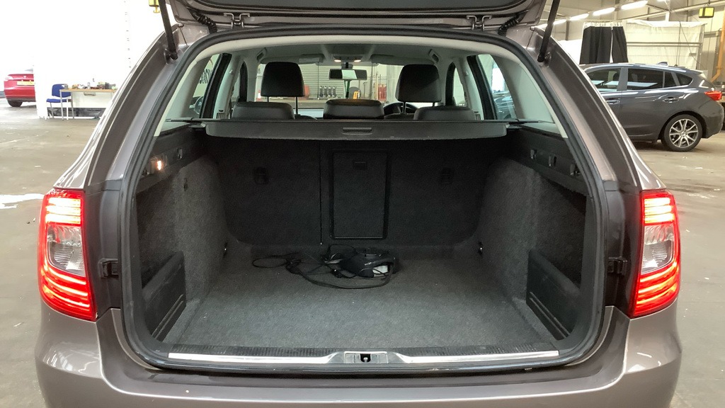 Used Skoda Superb 2014 for sale - 78146115: Photo 9