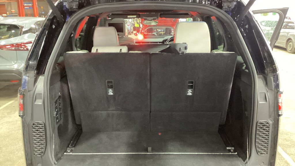 Used Land Rover Discovery 2019 for sale - 78147684: Photo 11