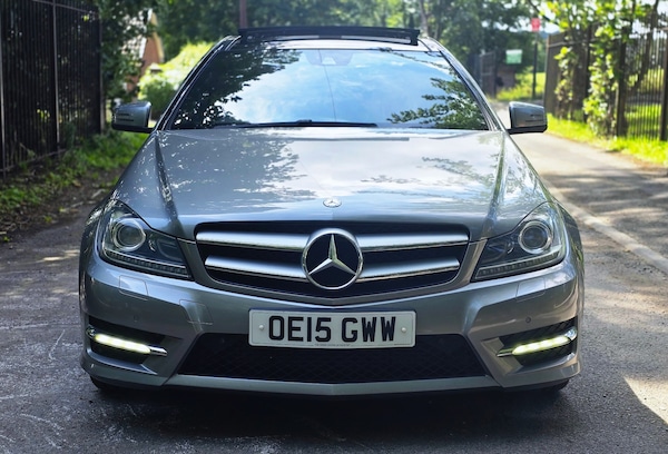 Used Mercedes-Benz C-Class 2015 for sale - 75296705: Photo 2