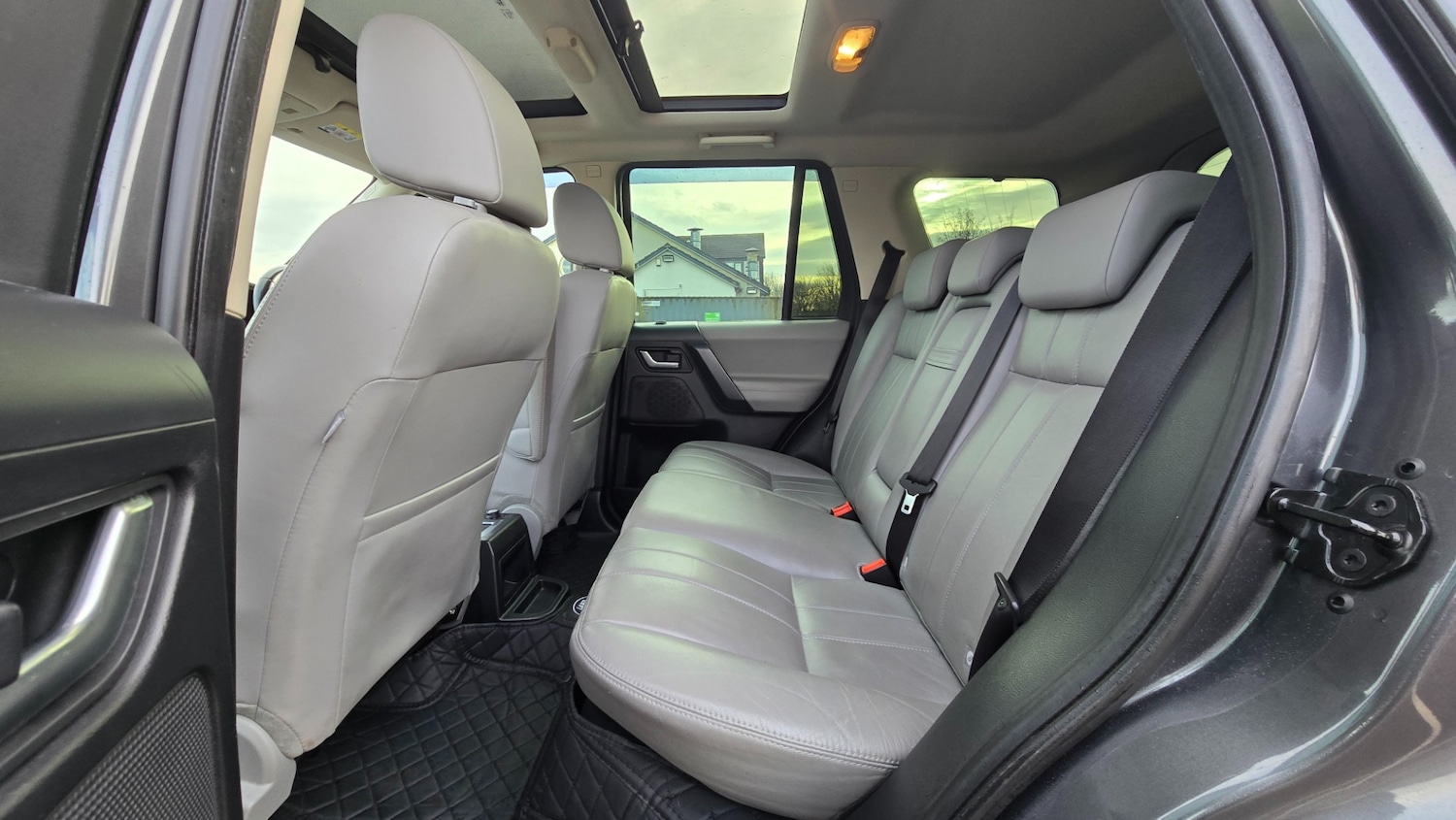 Used Land Rover Freelander 2011 for sale - 77229181: Photo 13