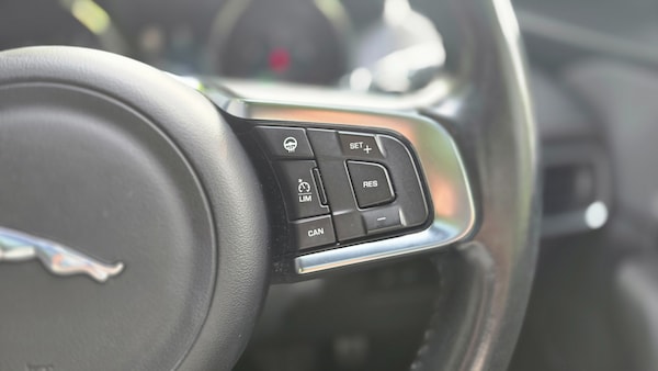 Used Jaguar F-Pace 2016 for sale - 74853824: Photo 20