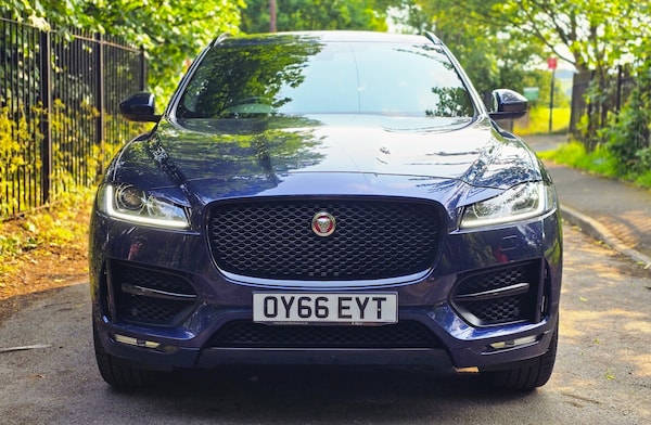 Used Jaguar F-Pace 2016 for sale - 74853824: Photo 2