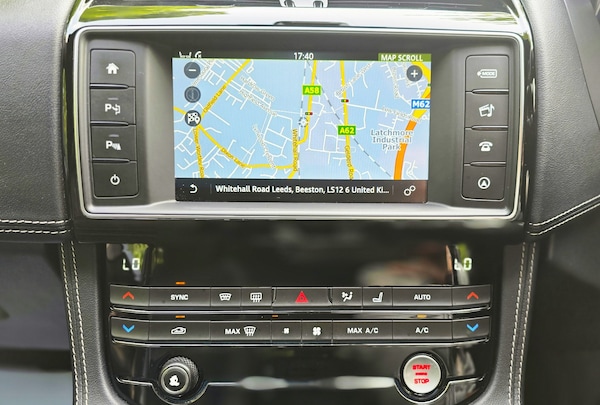 Used Jaguar F-Pace 2016 for sale - 74853824: Photo 33