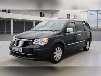 Used Chrysler Grand Voyager 2014 for sale - 76656478: Photo