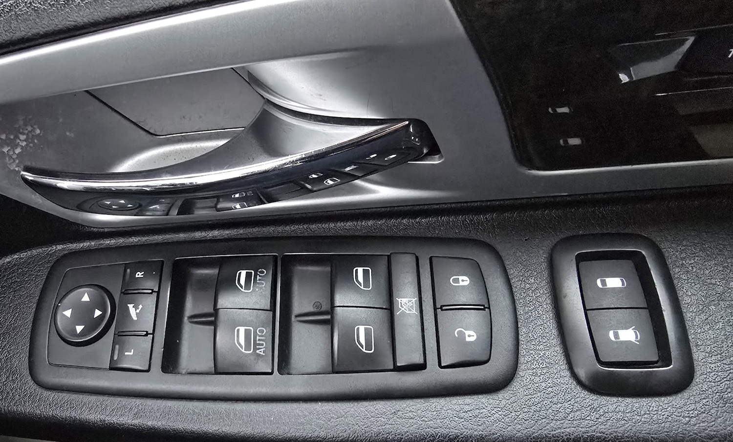 Used Chrysler Grand Voyager 2014 for sale - 76656478: Photo 24