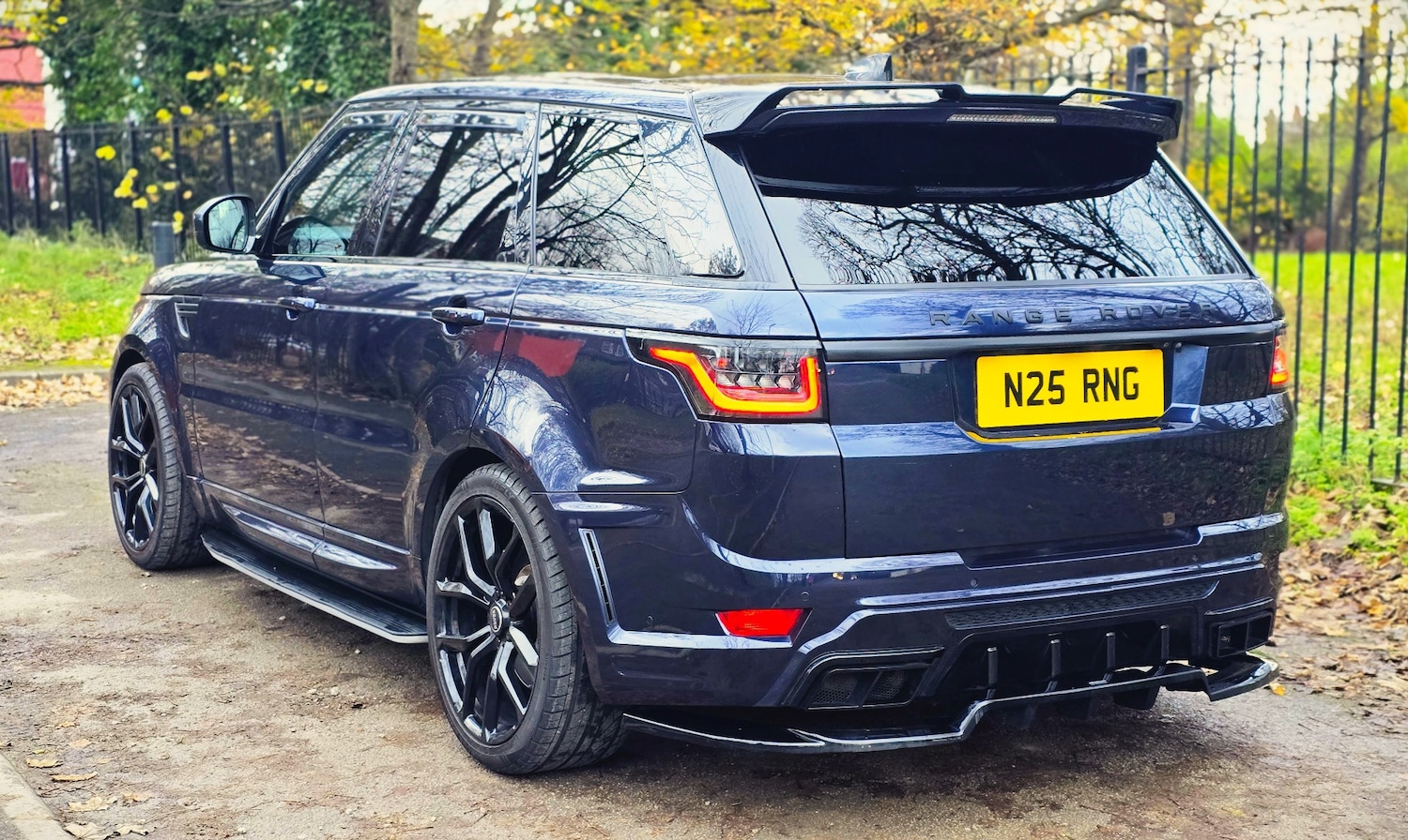 Used Land Rover Range Rover Sport 2017 for sale - 76687526: Photo 4