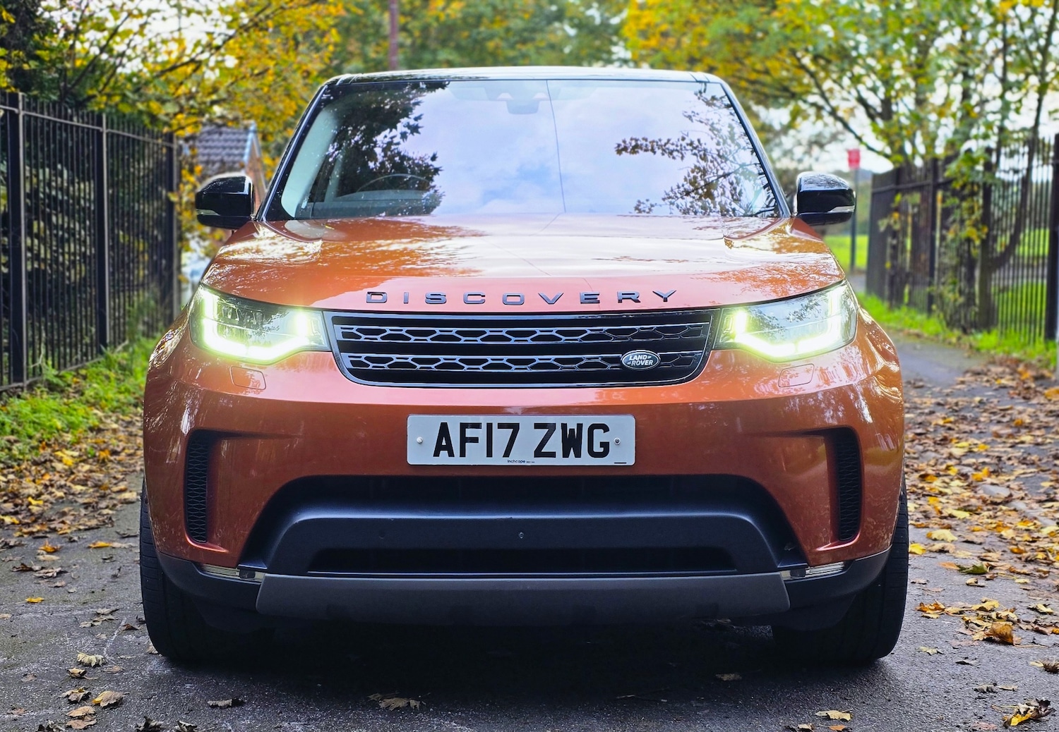 Used Land Rover Discovery 2017 for sale - 76335278: Photo 2