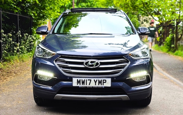 Used Hyundai Santa Fe 2017 for sale - 74448033: Photo 2