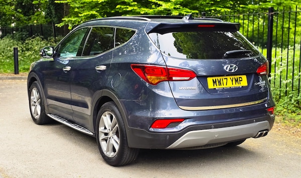 Used Hyundai Santa Fe 2017 for sale - 74448033: Photo 4