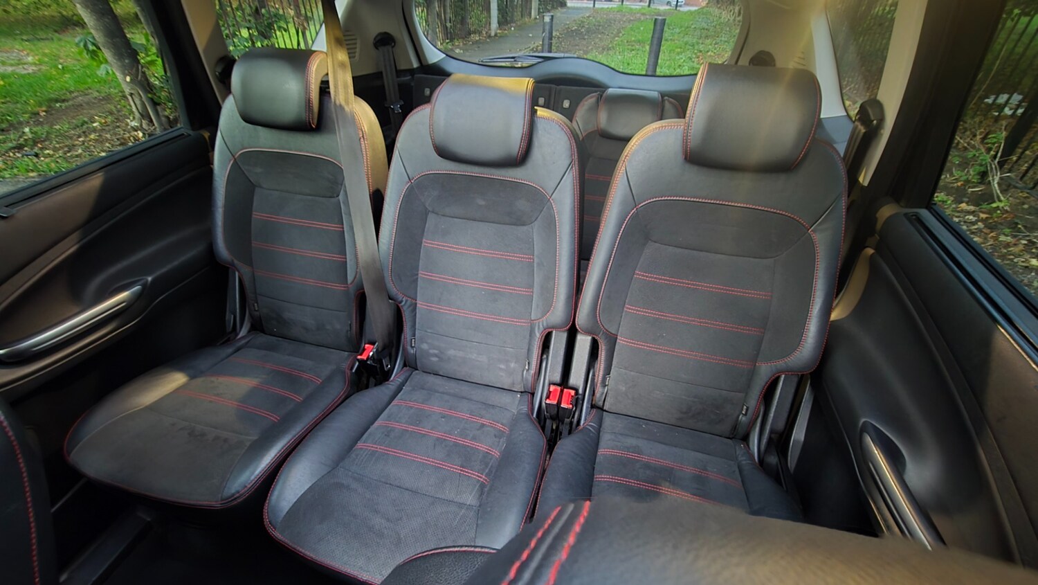 Used Ford S-Max 2013 for sale - 75779617: Photo 16