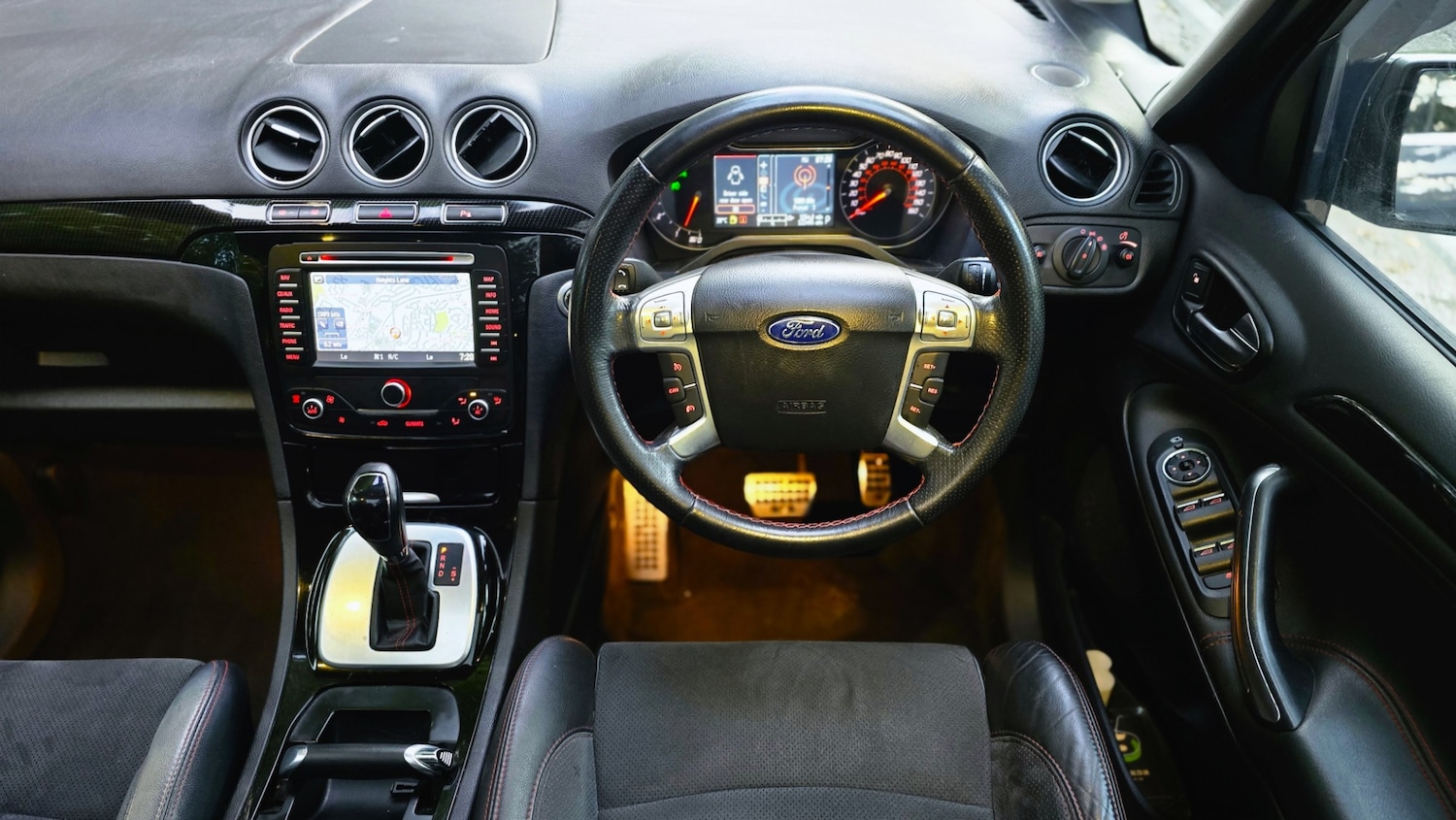 Used Ford S-Max 2013 for sale - 75779617: Photo 17