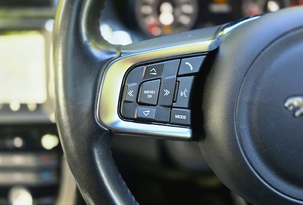Used Jaguar F-Pace 2020 for sale - 75443443: Photo 15