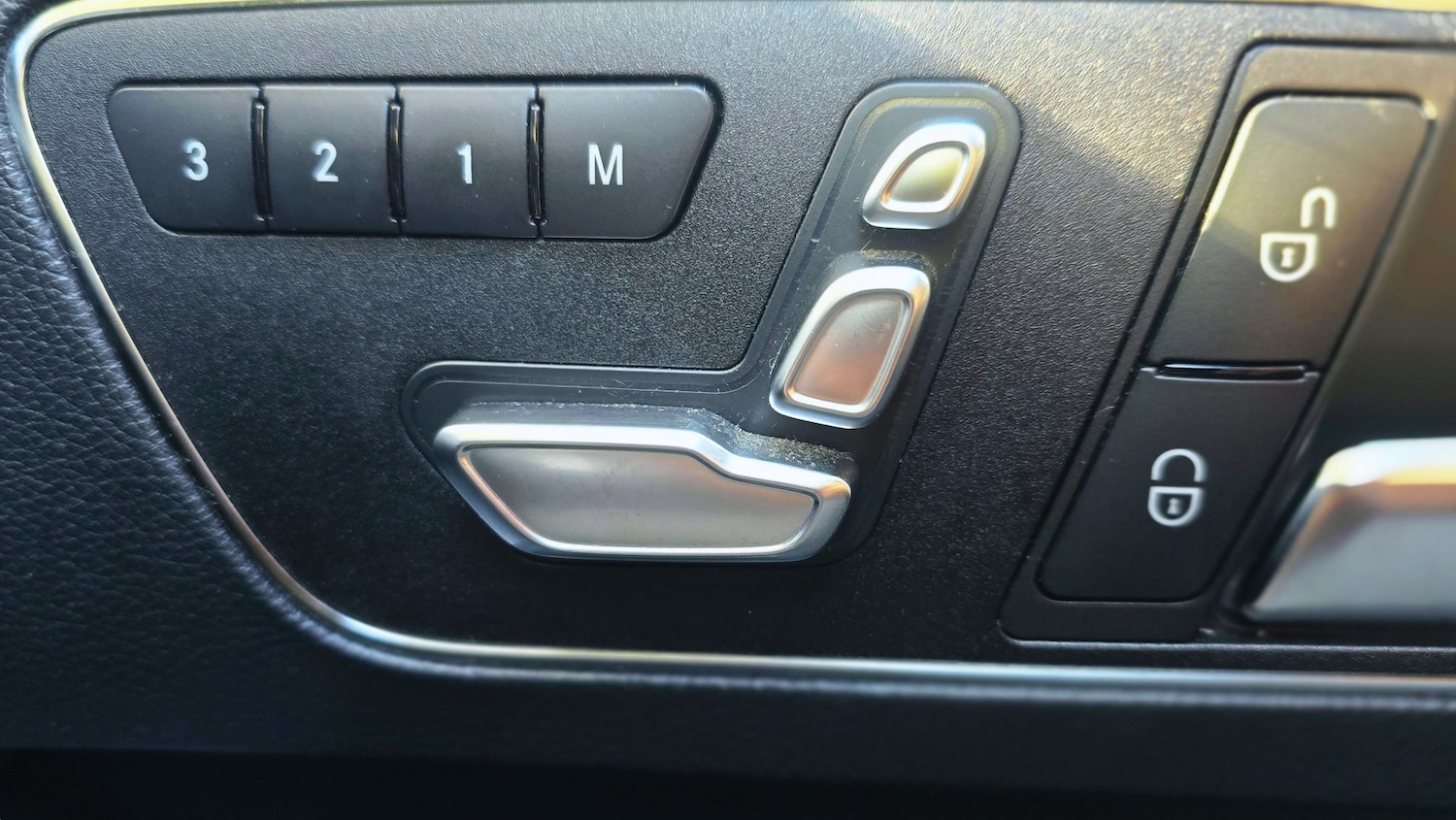 Used Mercedes-Benz E Class 2015 for sale - 76325069: Photo 27