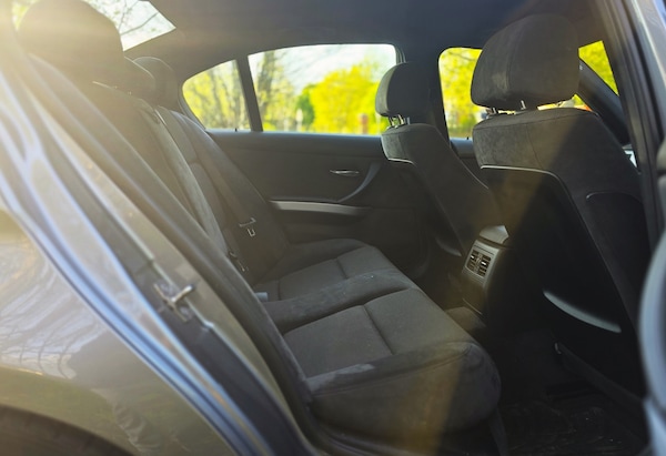 Used BMW 3 Series 2010 for sale - 74464178: Photo 11