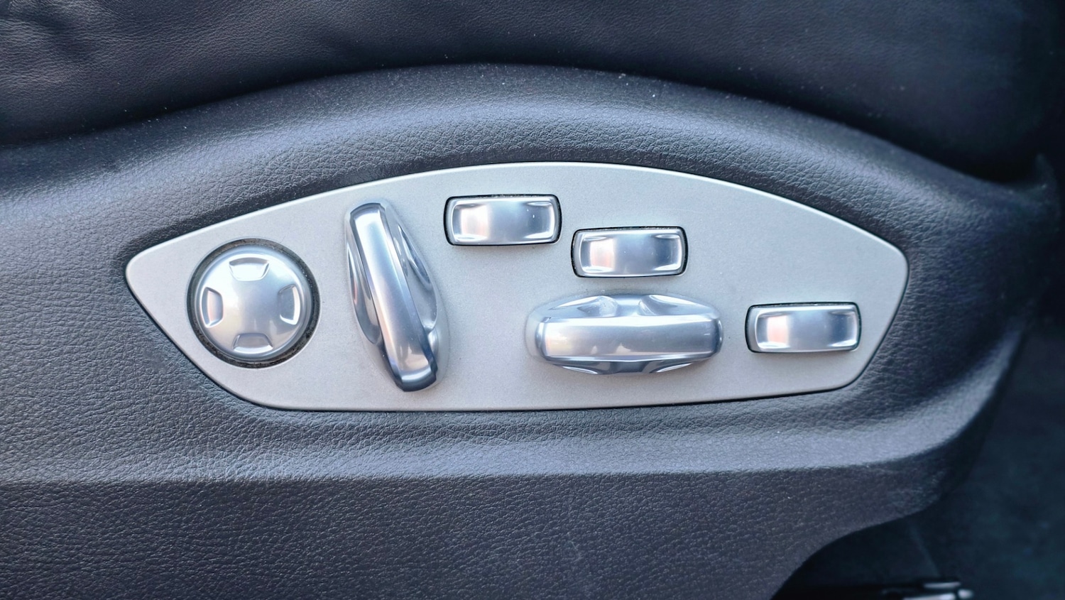 Used Porsche Macan 2017 for sale - 76770217: Photo 37