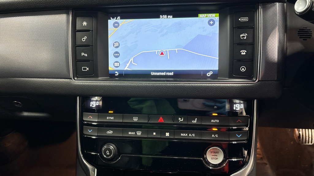 Used Jaguar XF 2018 for sale - 77049649: Photo 9