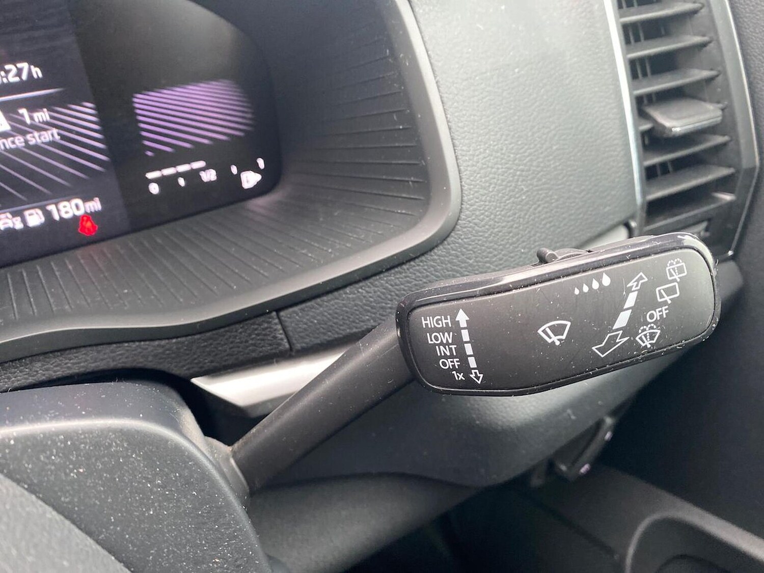 Used Skoda Karoq 2023 for sale - 76164786: Photo 30