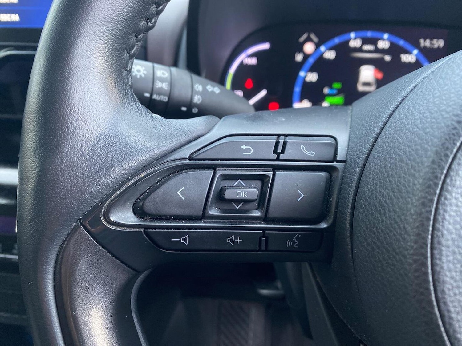 Used Toyota Yaris Cross 2023 for sale - 76510695: Photo 27