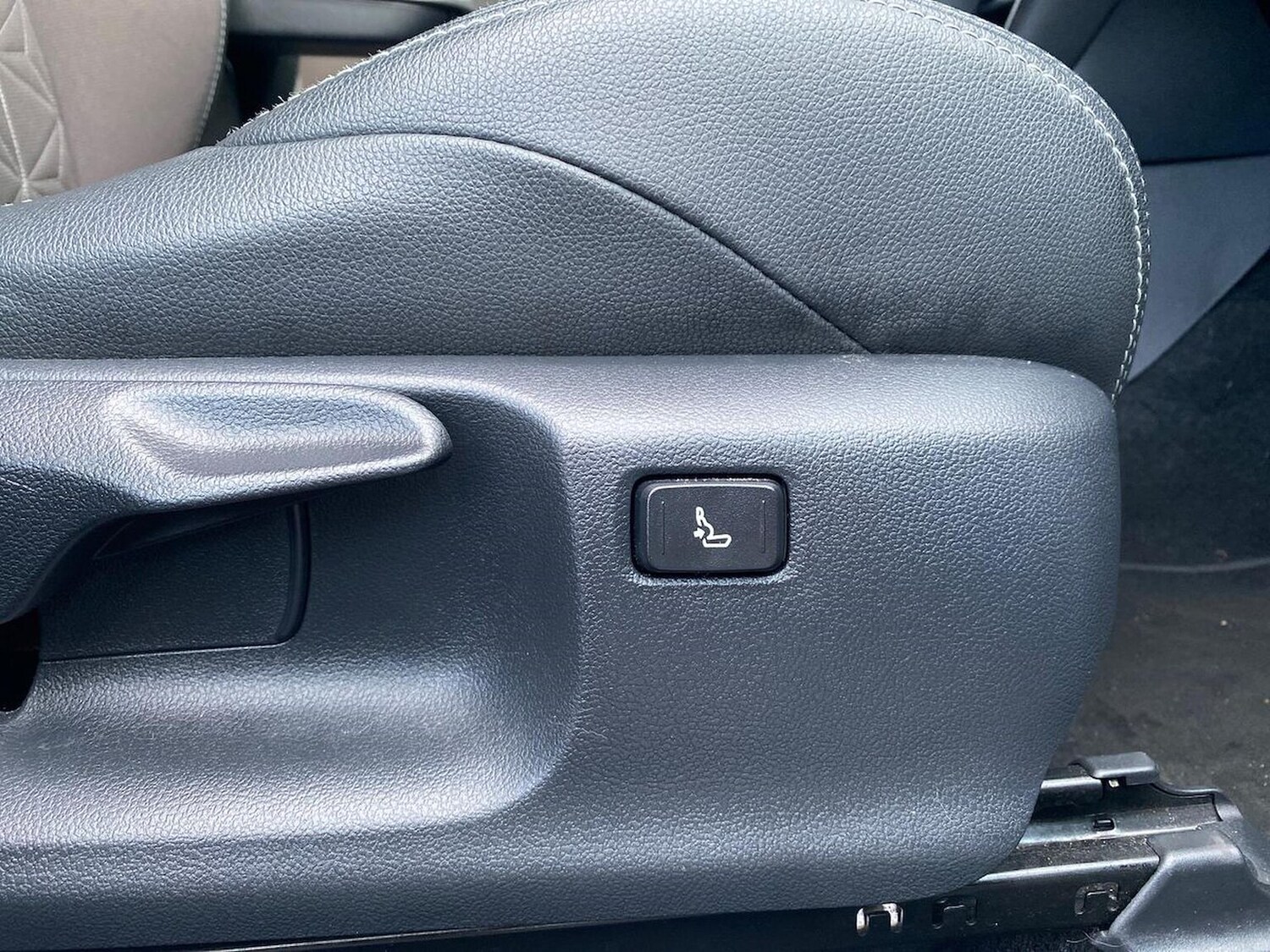 Used Toyota Yaris Cross 2023 for sale - 76510695: Photo 28