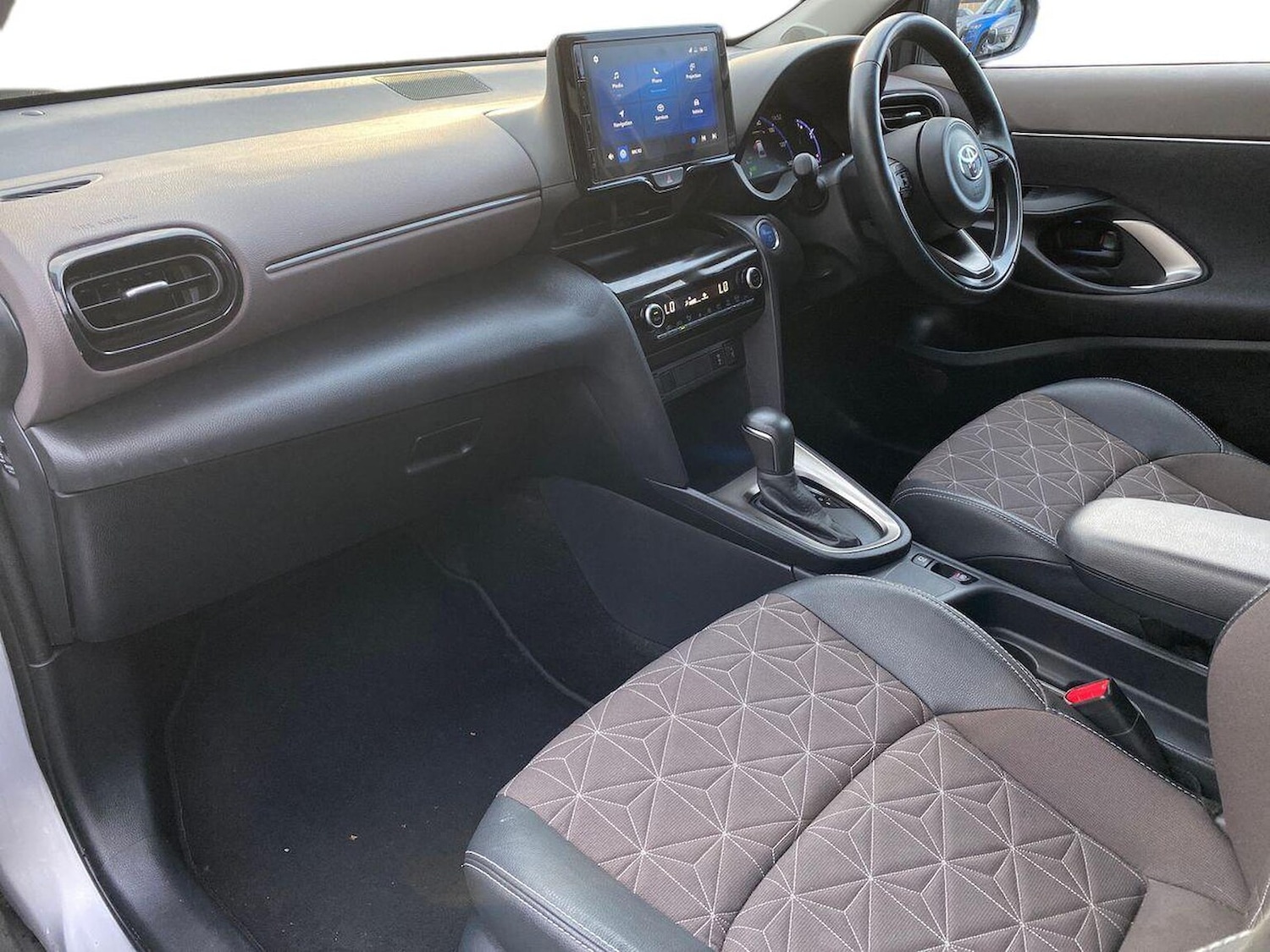 Used Toyota Yaris Cross 2023 for sale - 76510695: Photo 7