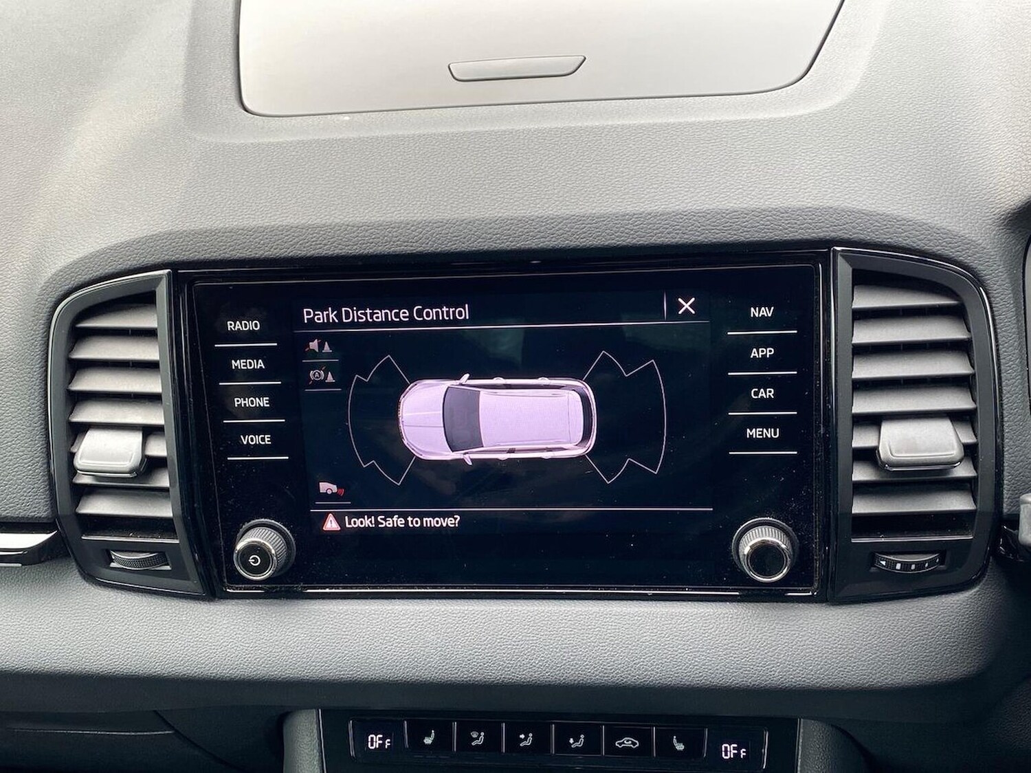 Used Skoda Karoq 2023 for sale - 78193299: Photo 12